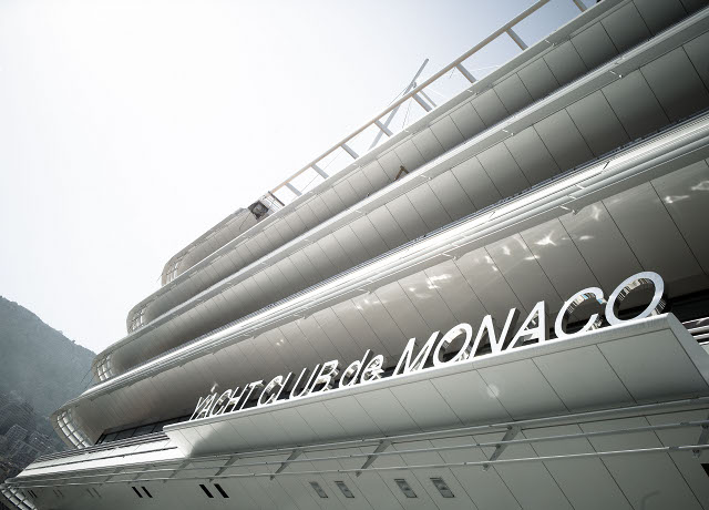 法拉帝集团和摩纳哥游艇会联袂推出全新“RIVA AQUARAMA”会所，<br />打造出完全以传奇的RIVA（丽娃）品牌为主题的独特活动空间 <br />