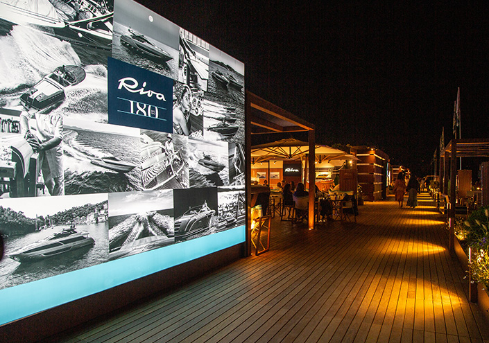 The Riva Lounge on the Waterfront in Porto Cervo: welcome to a world of style and elegance. 