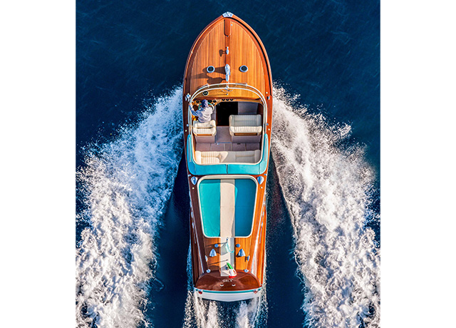 Riva Aquarama<br />
An exceptional book edited by Assouline to celebrate the 60th Anniversary of the iconic Riva run-about<strong><span style="color:#33CCCC;"><span style="font-family:quicksand bold;"><span style="font-size:12.0pt;"> </span></span></spa