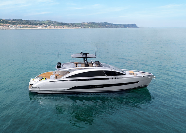 First Pershing GTX80 unit launched: design, elegance and sportiness meet innovation in a masterpiece of balance and architectural harmony.

