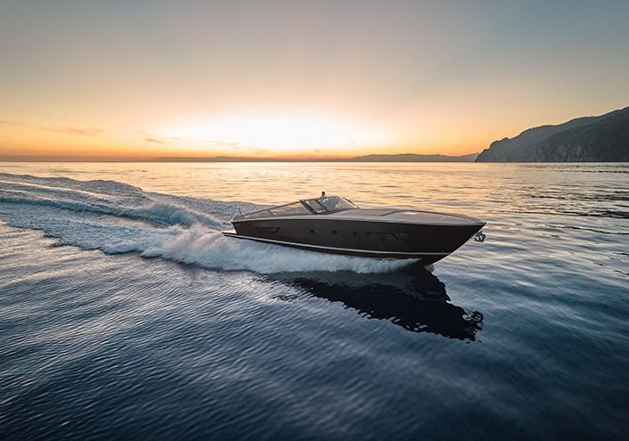 Comfortable, spacious, elegant: with Itama 54, style enters a new dimension.