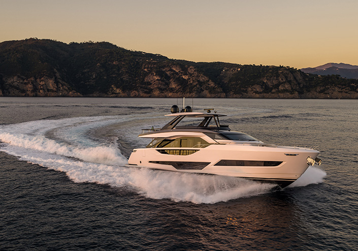Ferretti Yachts 800: the flybridge beyond all expectations.