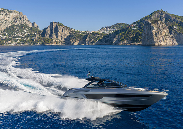 Riva 58’ Capri is the new open yacht with a sporty heart and a glamorous spirit.