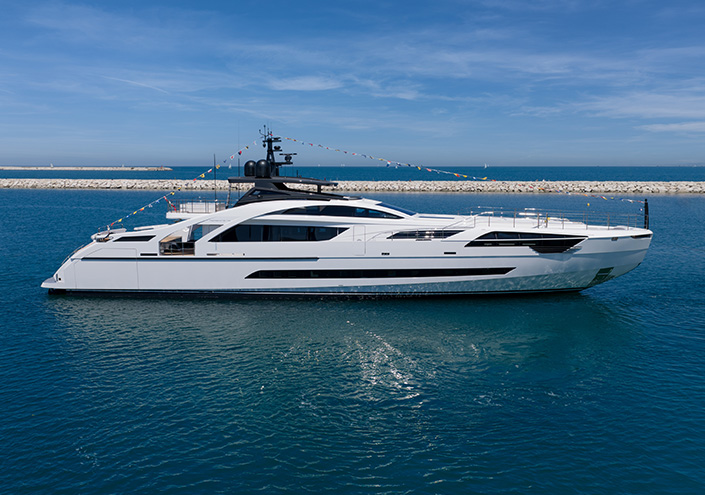 Fifth Pershing 140 launched.