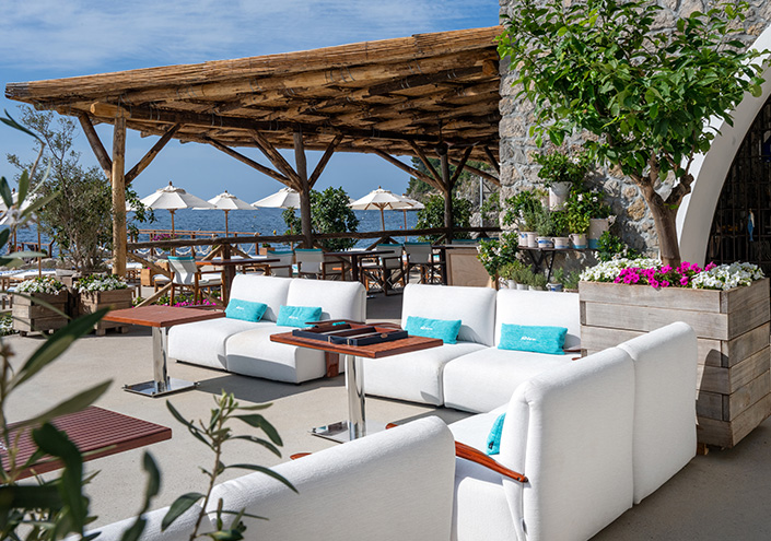 A new haven of La Dolce Vita on the Amalfi Coast: the Riva Lounge opens at Borgo Santandrea.<br />
 
